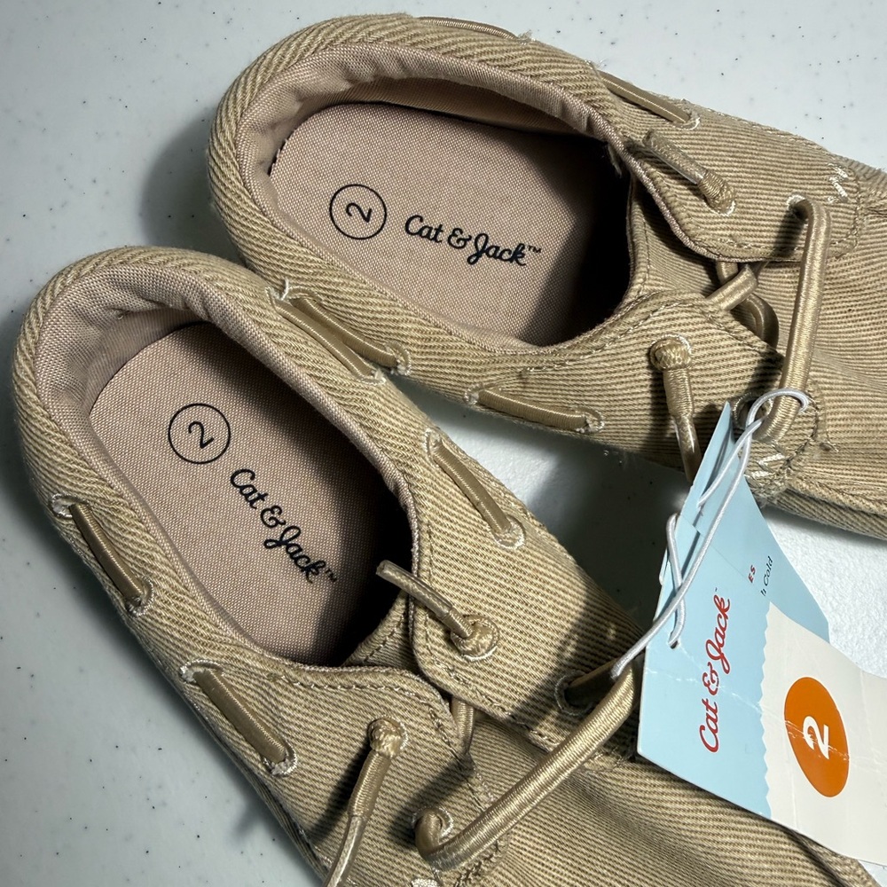 CAT & JACK NWT Tan Canvas Slip On Boat Shoes Loafers Toddler Size 2